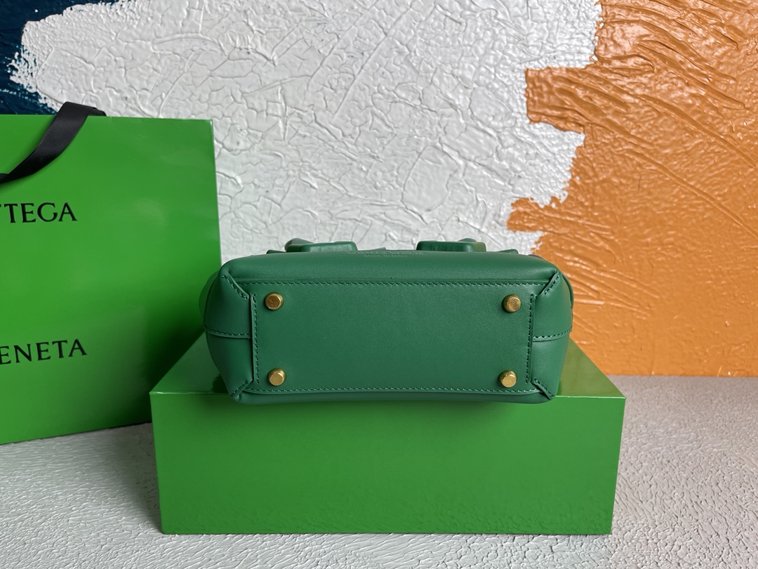 보테가베네타 Arco 인트레치아토 스몰 그린 토트백